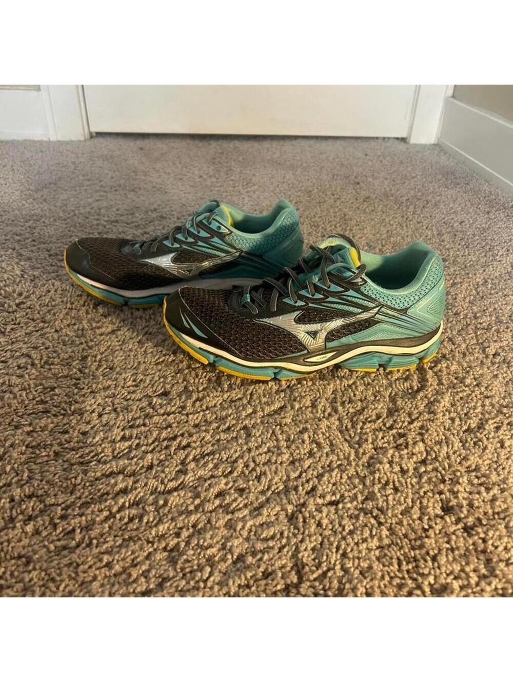 Blue and yellow mizuno